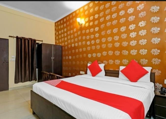 The Hotel Grace Place Inn Νέο Δελχί Εξωτερικό φωτογραφία