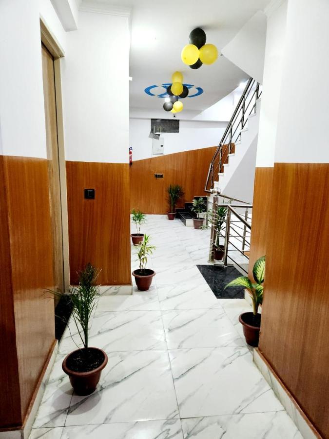The Hotel Grace Place Inn Νέο Δελχί Εξωτερικό φωτογραφία